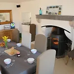 Ancienne Longere Renovee Avec Piscine Privative Et Animaux Admis - Fr-1-489-201